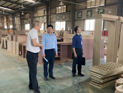 清遠(yuǎn)高新區(qū)“五一”節(jié)前安全生產(chǎn)（消防安全）大行動(dòng) 聚焦建筑裝飾材料生產(chǎn)領(lǐng)域，筑牢安全防線